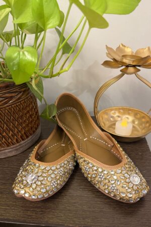 Women Embellished Ethnic Mojaris Flats